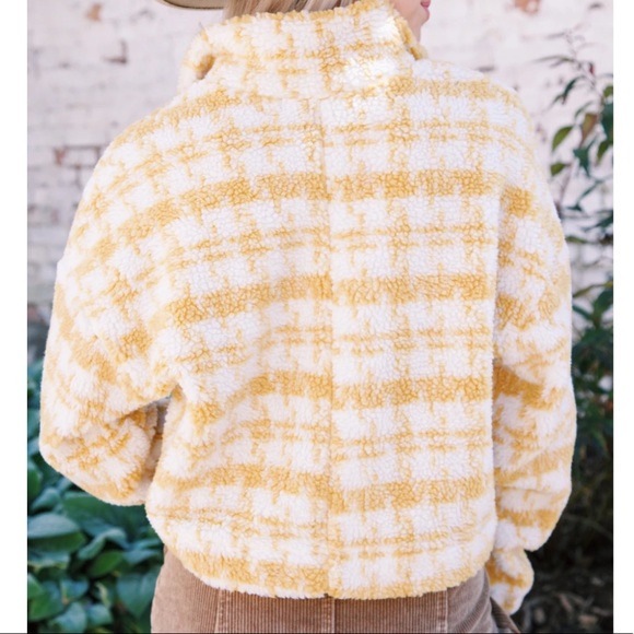 YELLOW SHERPA QUARTERZIP - Picture 2 of 6